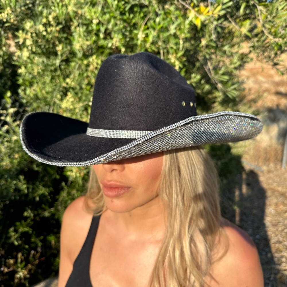 Flawed - black Rhinestone cowboy hat